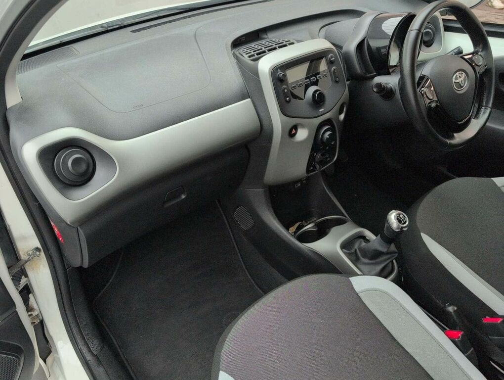 Toyota Aygo X 1.0 Aygo X-press Vvt-i White #30