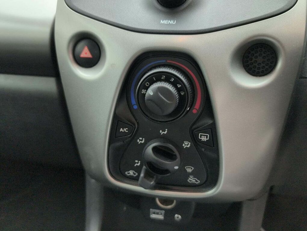 Toyota Aygo X 1.0 Aygo X-press Vvt-i White #14