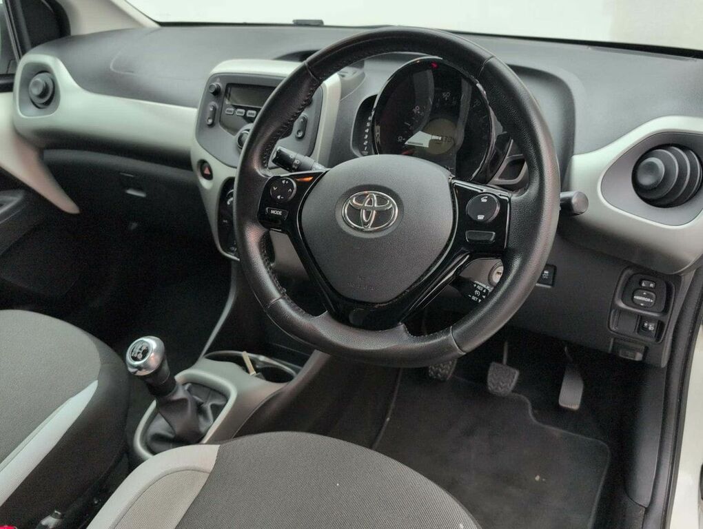 Toyota Aygo X 1.0 Aygo X-press Vvt-i White #11
