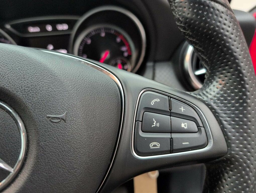 Mercedes-Benz A Class A180 Cdi Amg Night Edition 5-Door White #17