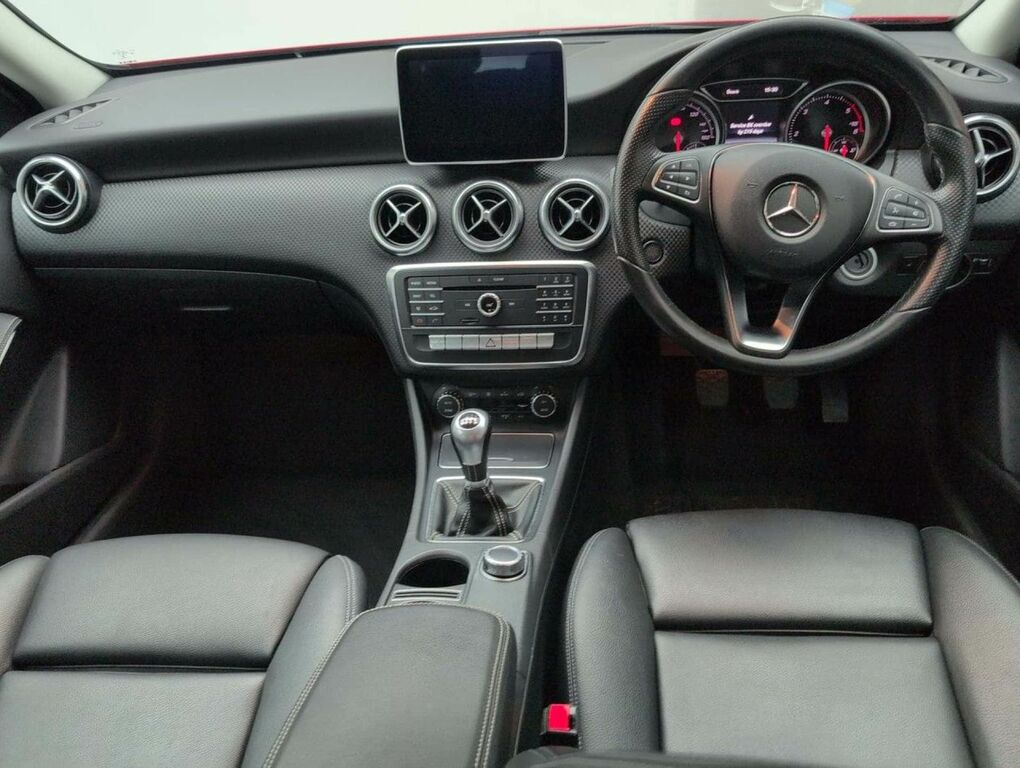 Mercedes-Benz A Class A180 Cdi Amg Night Edition 5-Door White #26