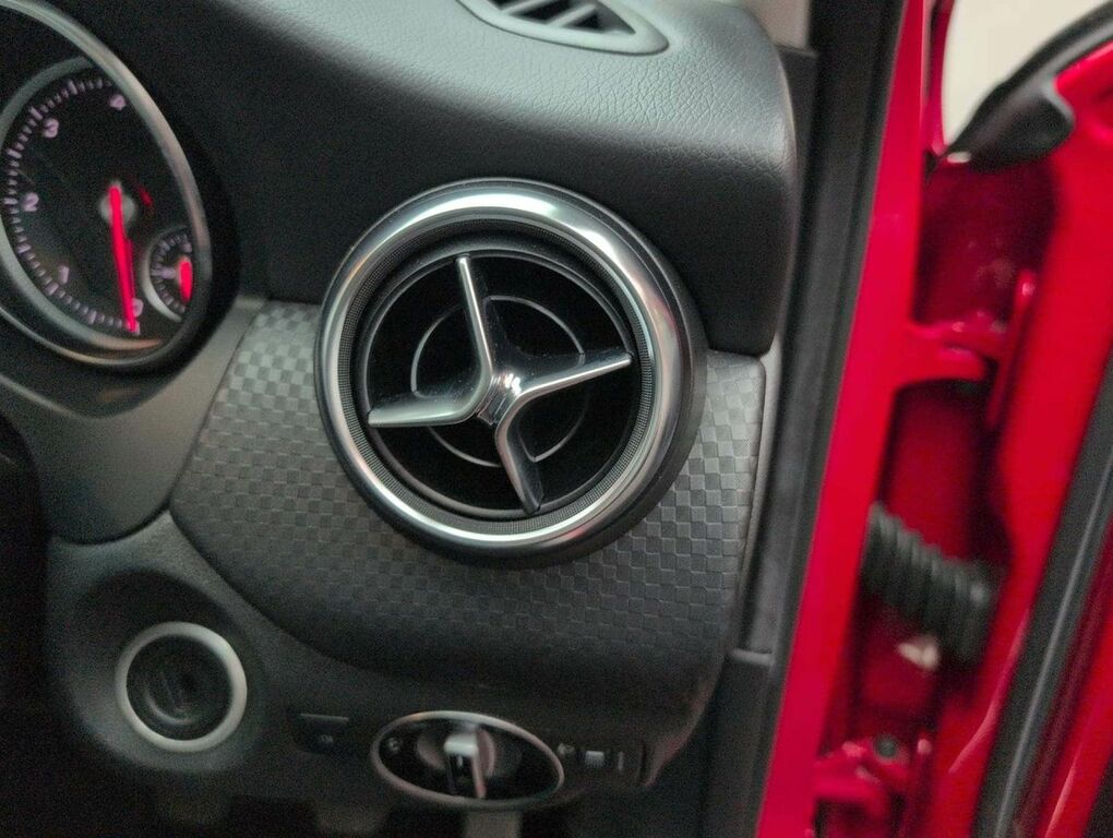Mercedes-Benz A Class A180 Cdi Amg Night Edition 5-Door White #14