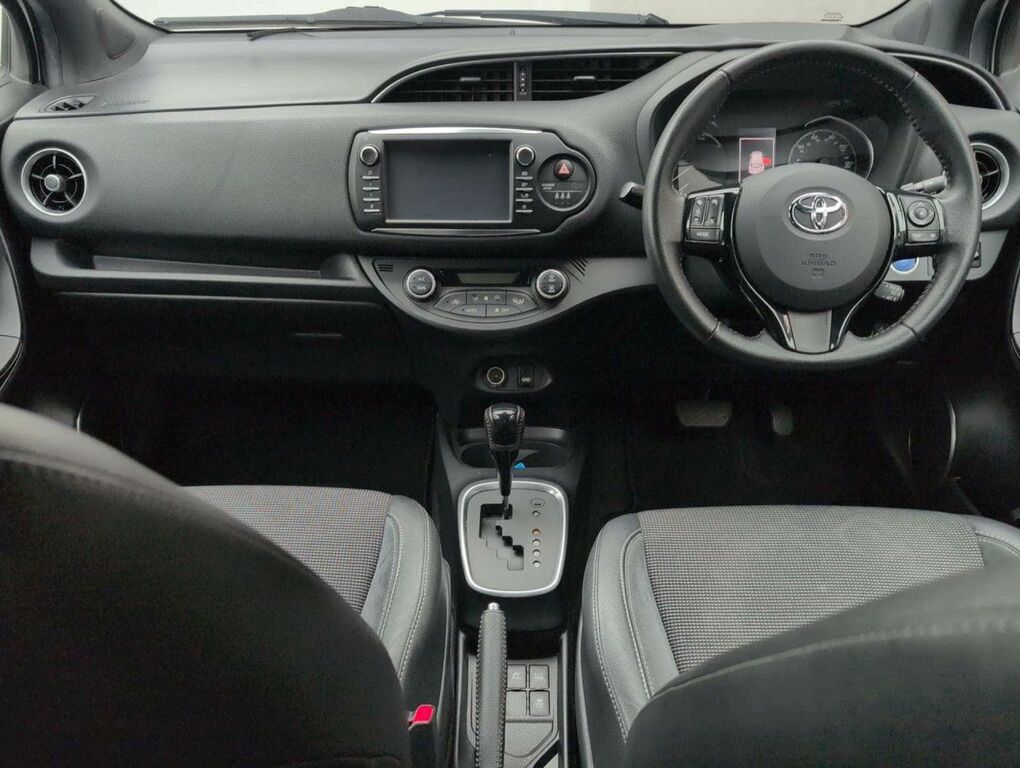 Toyota Yaris Yaris Launch Edition Hev Cvt Orange #25