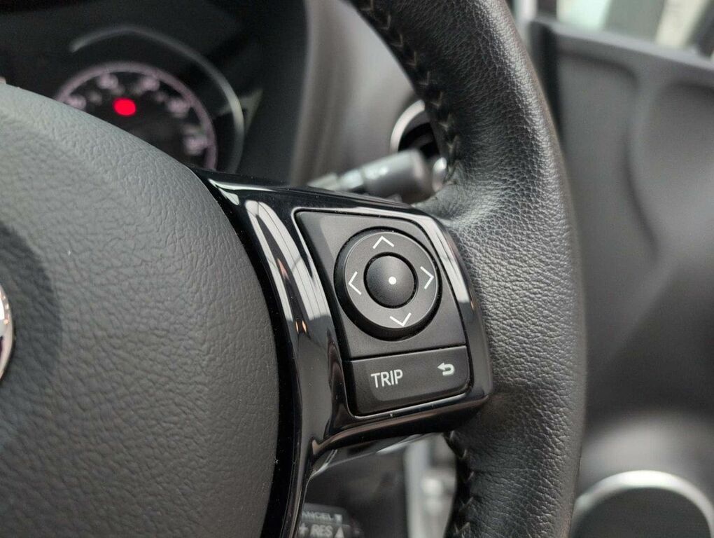 Toyota Yaris Yaris Launch Edition Hev Cvt Orange #21