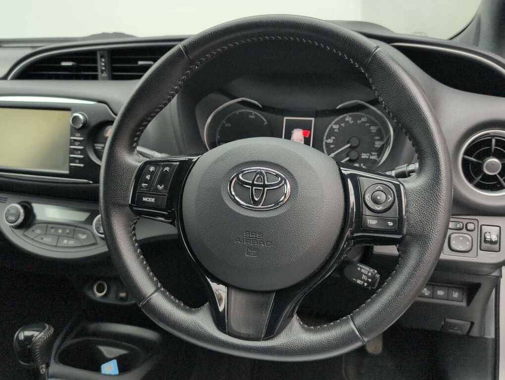 Toyota Yaris Yaris Launch Edition Hev Cvt Orange #24