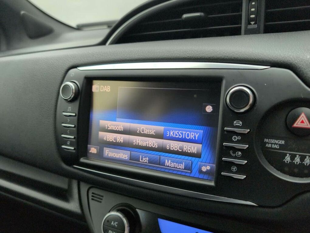 Toyota Yaris Yaris Launch Edition Hev Cvt Orange #14