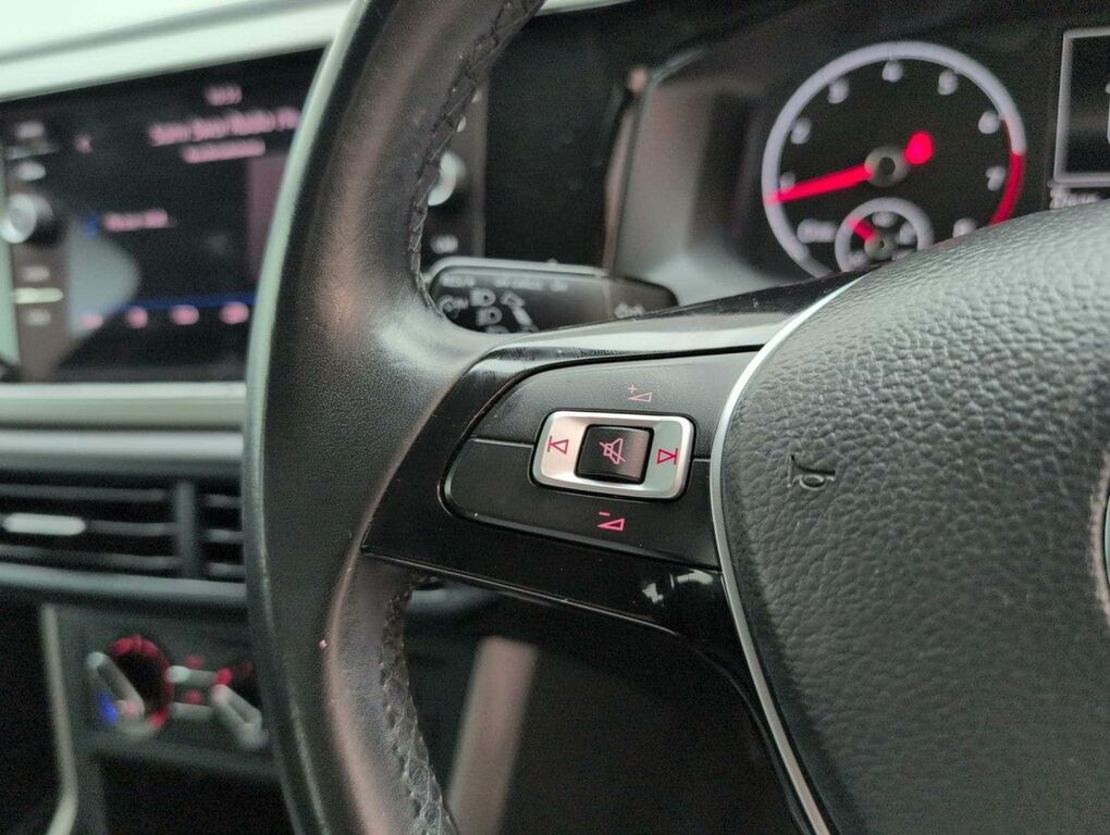 Volkswagen Polo Polo Beats Tsi Black #18