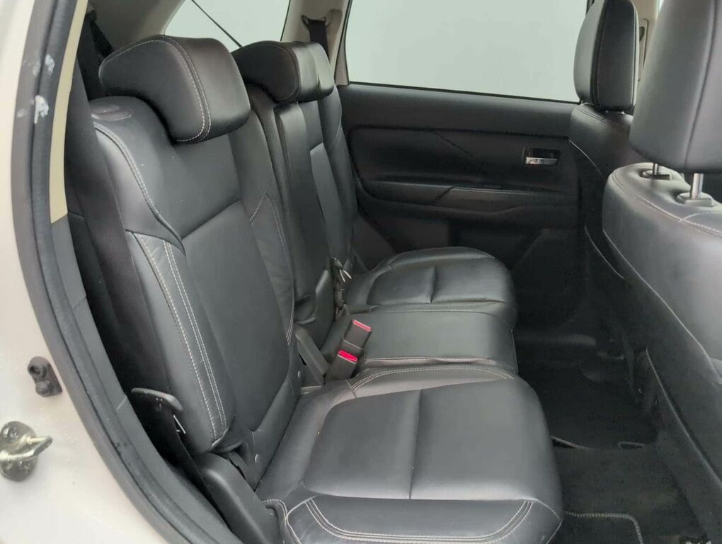 Mitsubishi Outlander 2.0 Mivec Exceed Suv Cvt 4Wd Euro 6 S Red #27