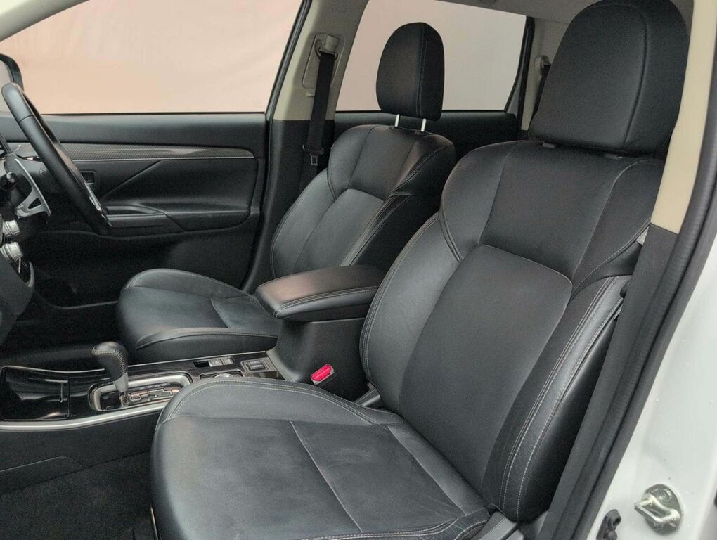 Mitsubishi Outlander 2.0 Mivec Exceed Suv Cvt 4Wd Euro 6 S Red #31