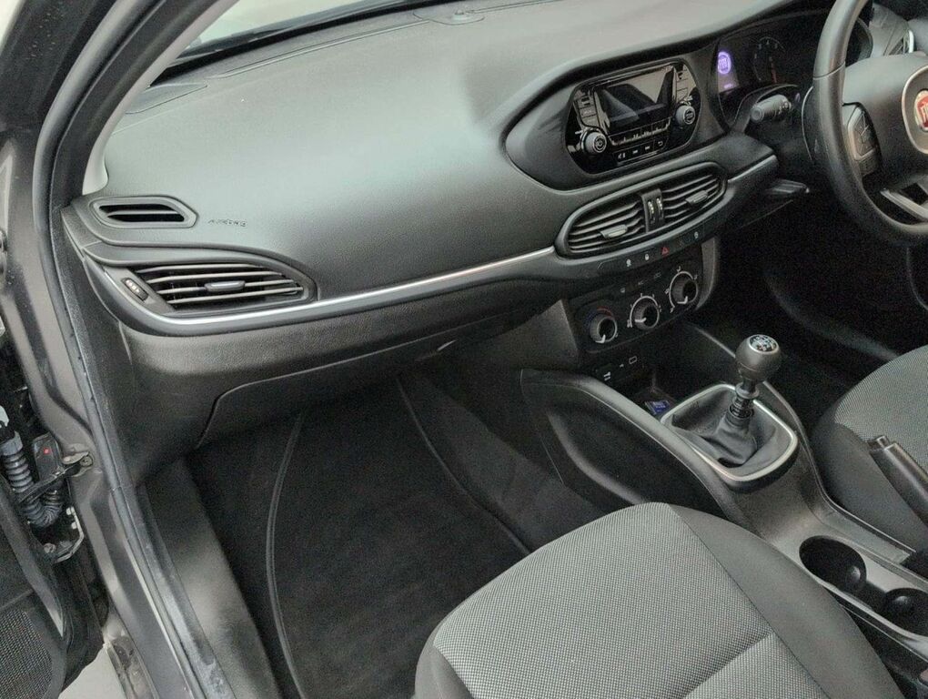 Fiat Tipo 1.4 T-jet Easy Plus Estate Euro Red #28