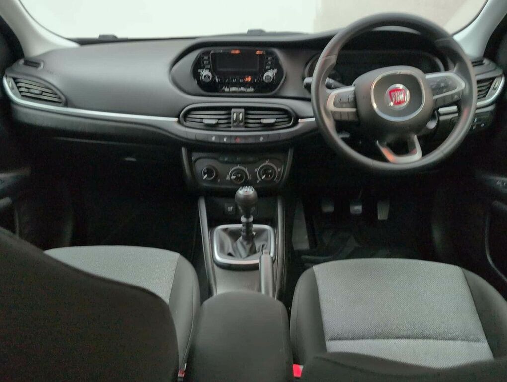 Fiat Tipo 1.4 T-jet Easy Plus Estate Euro Red #22