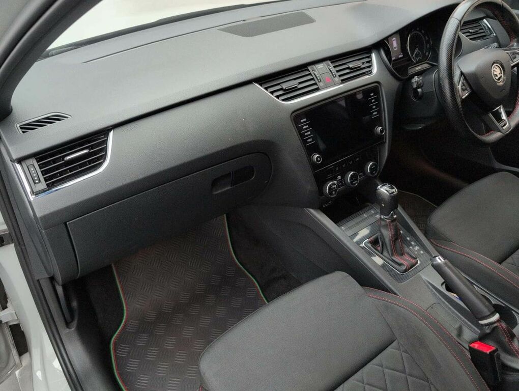 Skoda Octavia 1.6 Tdi Se Technology Estate Eur White #33