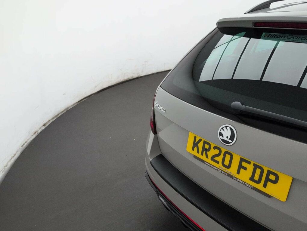 Skoda Octavia 1.6 Tdi Se Technology Estate Eur White #29