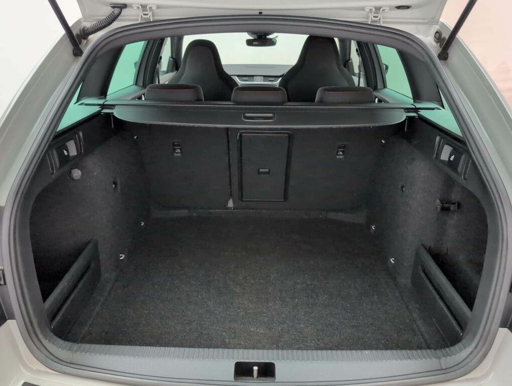 Skoda Octavia 1.6 Tdi Se Technology Estate Eur White #30