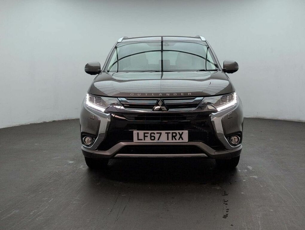 Mitsubishi Outlander 2.0 Outlander 5H Phev Cvt 4Wd Brown #3