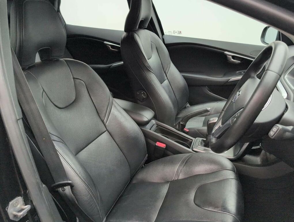 Volvo V40 1.5 T3 152 Inscription Geartronic Pan Roof Red #12
