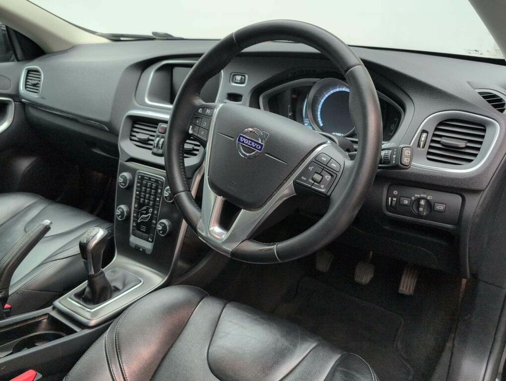 Volvo V40 1.5 T3 152 Inscription Geartronic Pan Roof Red #11