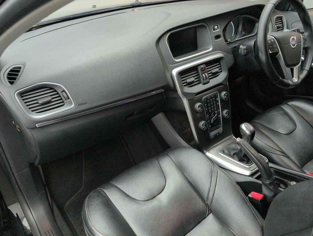 Volvo V40 1.5 T3 152 Inscription Geartronic Pan Roof Red #30