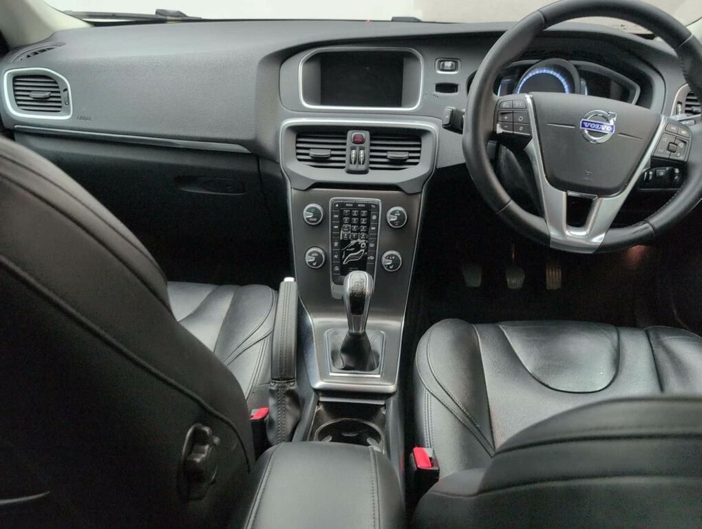 Volvo V40 1.5 T3 152 Inscription Geartronic Pan Roof Red #24