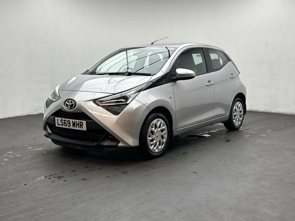 Toyota Aygo X 1.0 Aygo X-play Vvt-i Silver #4