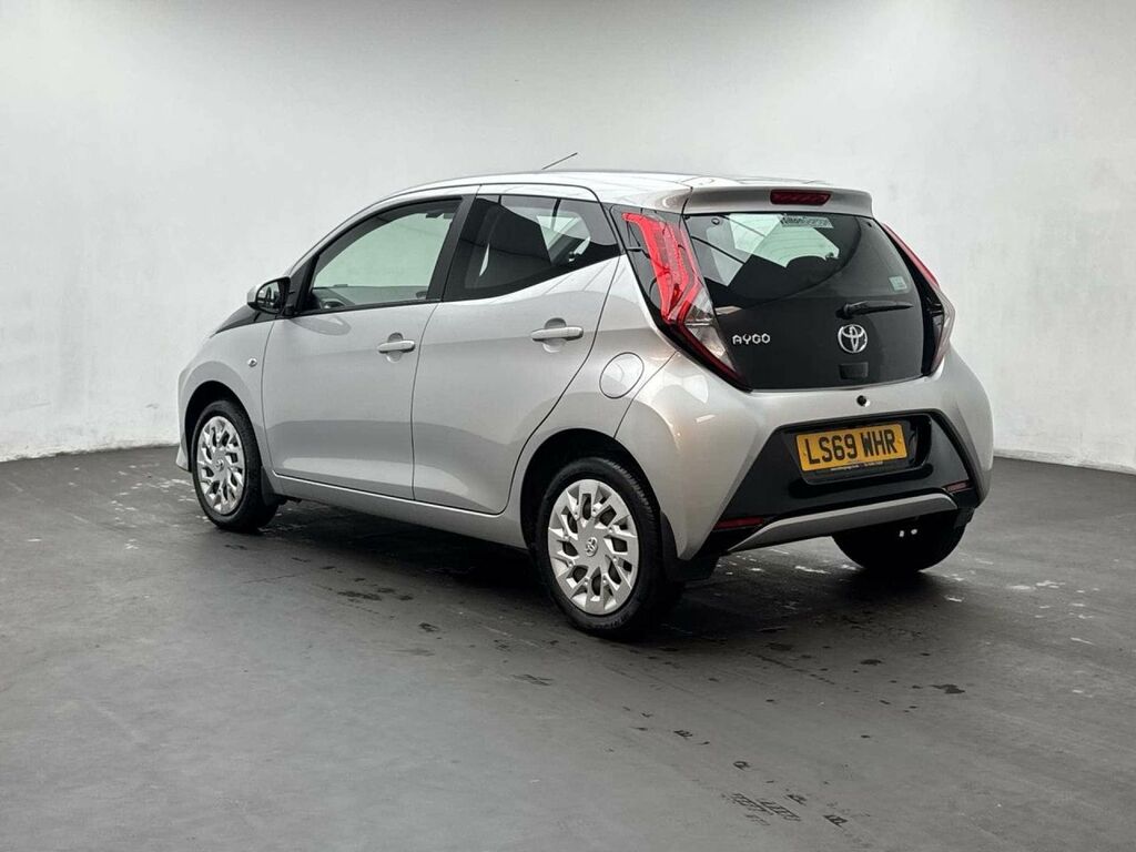 Toyota Aygo X 1.0 Aygo X-play Vvt-i Silver #6