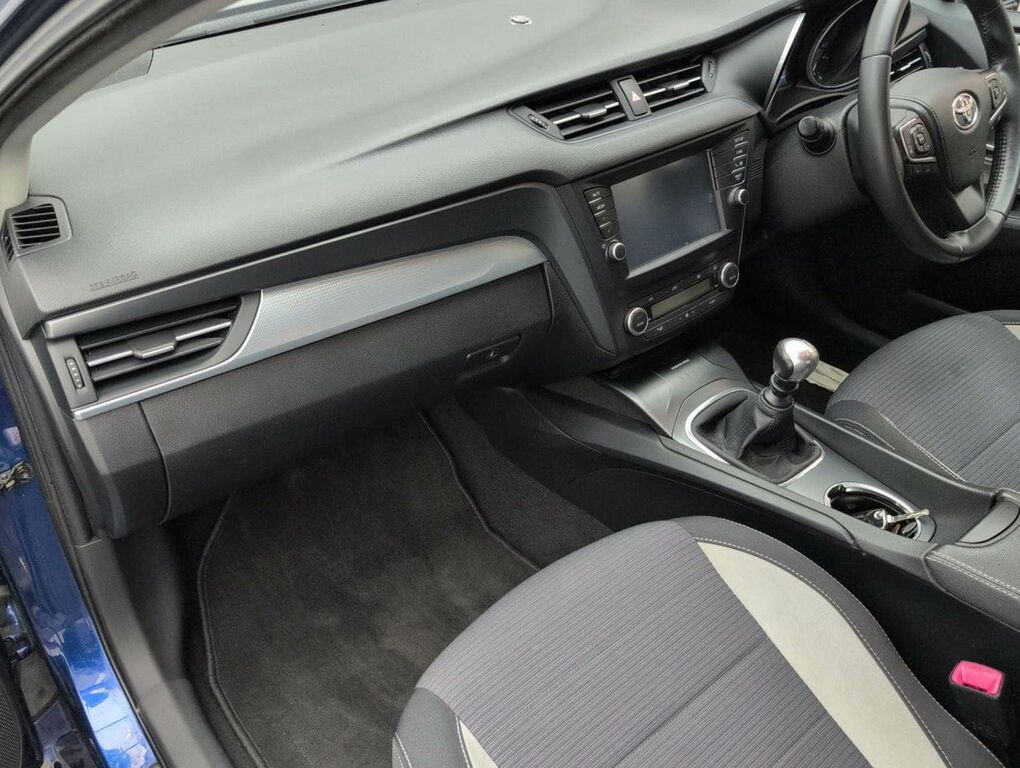 Toyota Avensis 1.6D Business Edition Blue #31