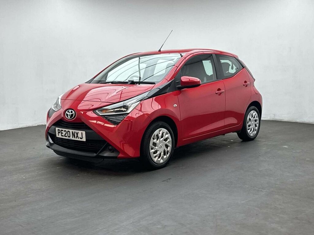 Toyota Aygo X 1.0 Aygo X-play Vvt-i Red #4