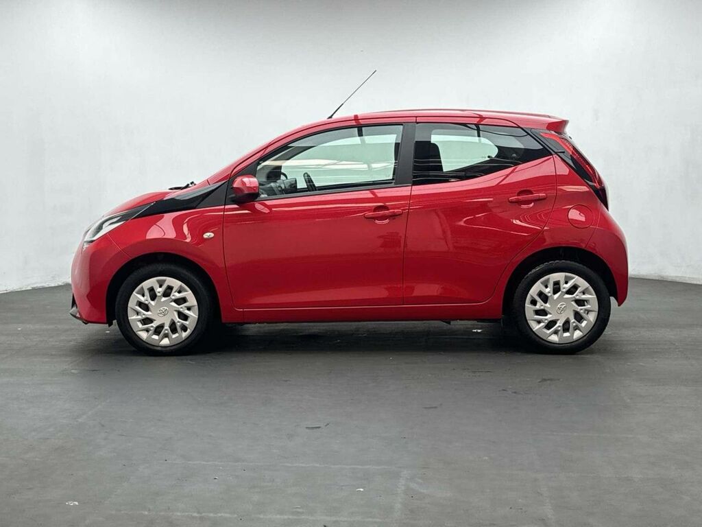 Toyota Aygo X 1.0 Aygo X-play Vvt-i Red #5