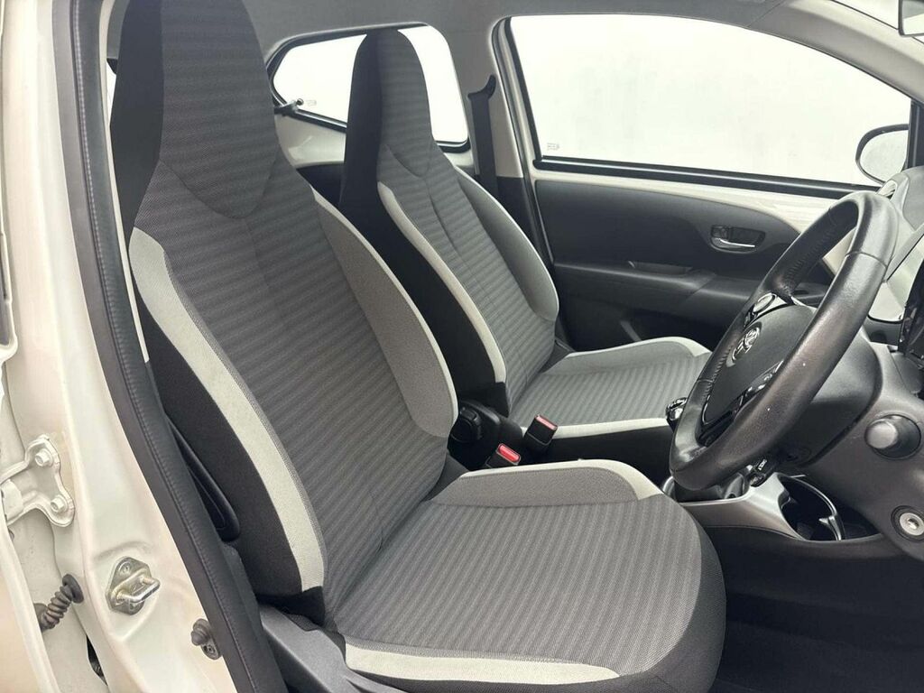 Toyota Aygo X 1.0 Vvt-i X-play Euro 6 Red #12