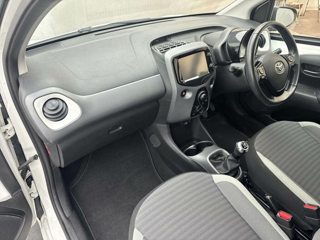 Toyota Aygo X 1.0 Vvt-i X-play Euro 6 Red #31