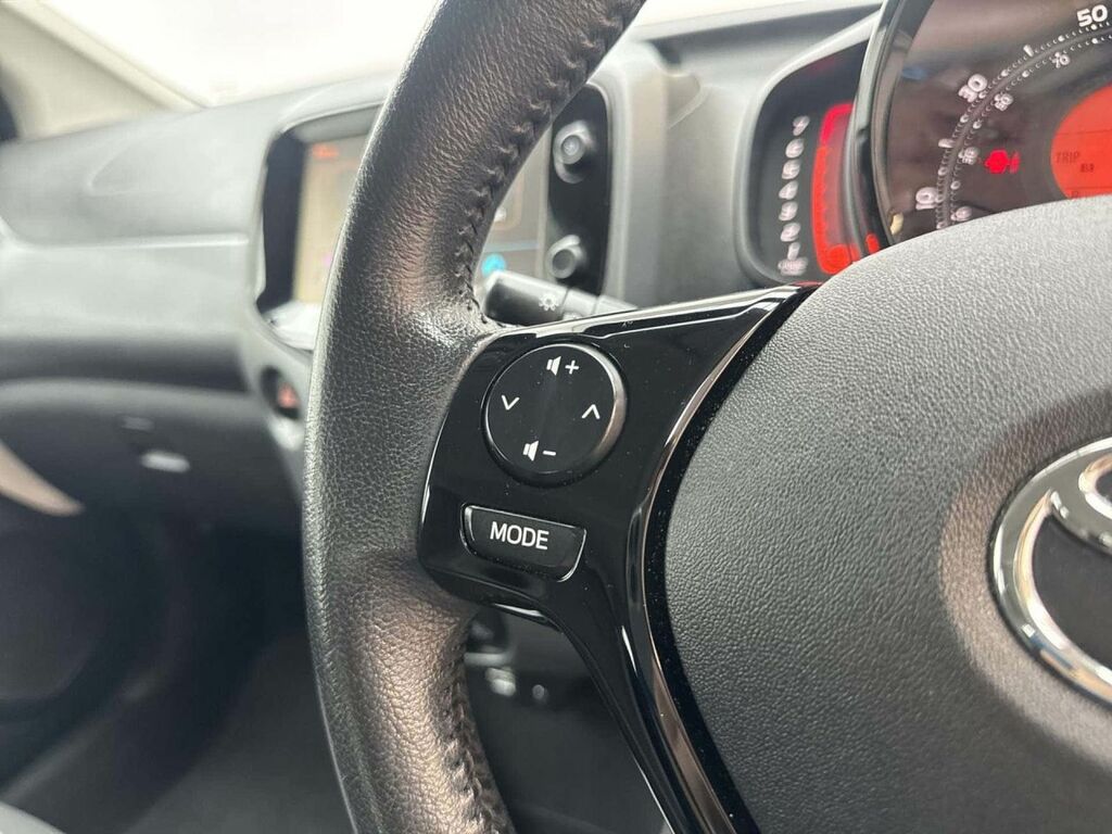 Toyota Aygo X 1.0 Vvt-i X-play Euro 6 Red #19