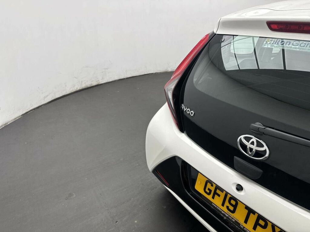 Toyota Aygo X 1.0 Vvt-i X-play Euro 6 Red #26
