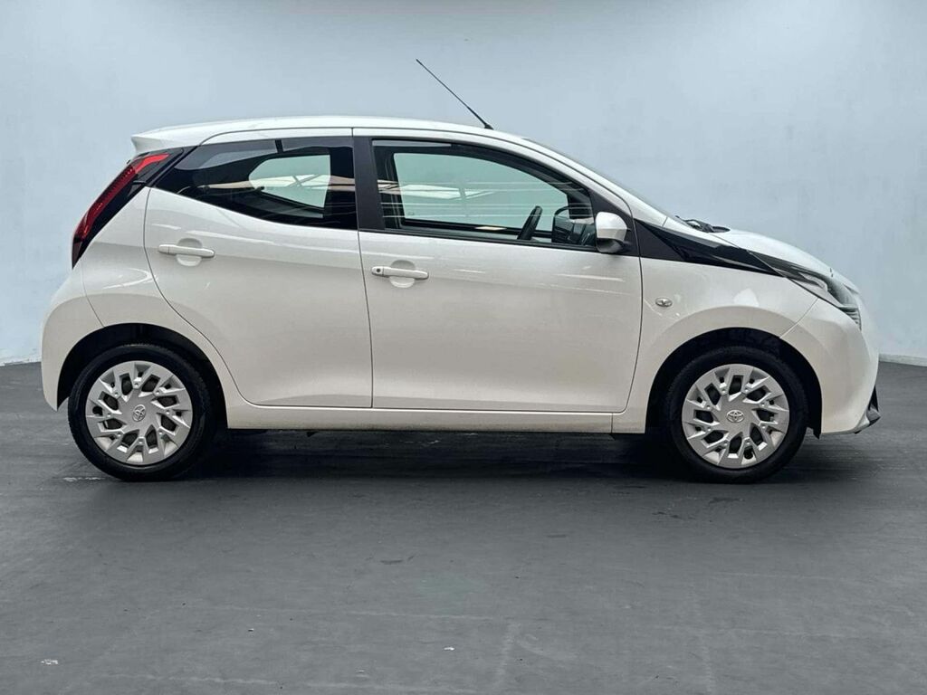 Toyota Aygo X 1.0 Vvt-i X-play Euro 6 Red #9