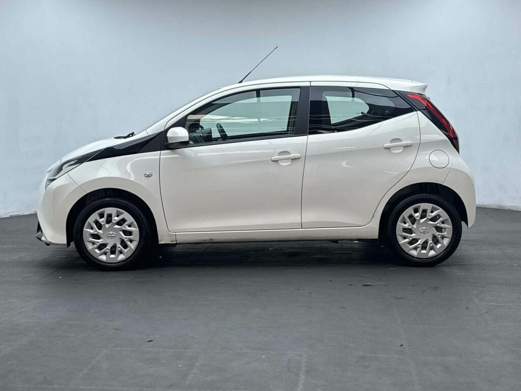 Toyota Aygo X 1.0 Aygo X-play Vvt-i White #5