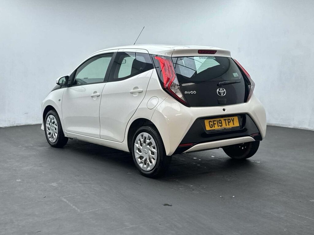 Toyota Aygo X 1.0 Aygo X-play Vvt-i White #6