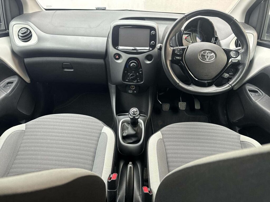 Toyota Aygo X 1.0 Vvt-i X-play Euro 6 Red #24