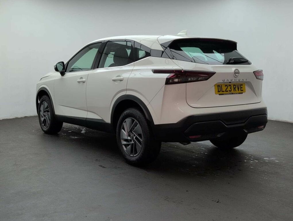 Nissan Qashqai 1.3 Qashqai Acenta Premium Dig-t Mhev White #6