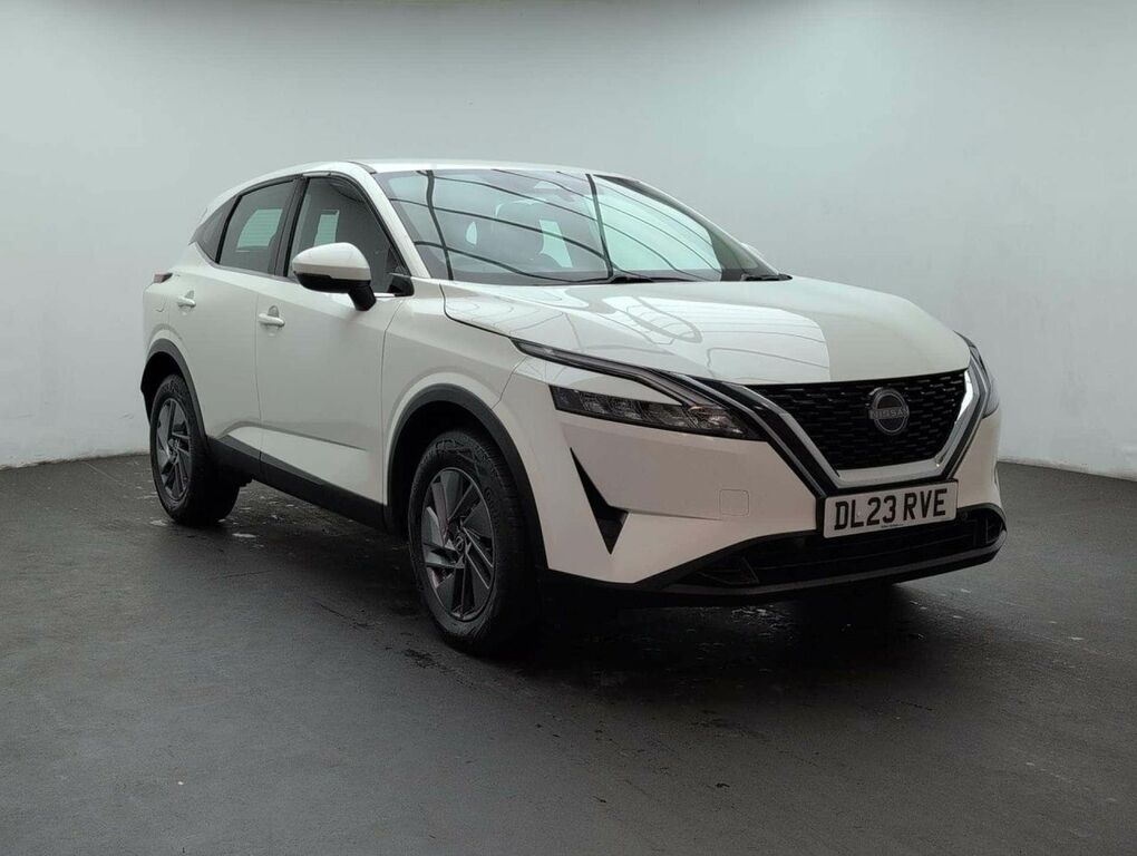 Nissan Qashqai 1.3 Qashqai Acenta Premium Dig-t Mhev White #2