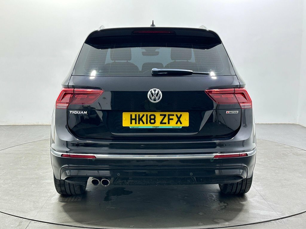 Volkswagen Tiguan 2L R-line HK18ZFX Black #6