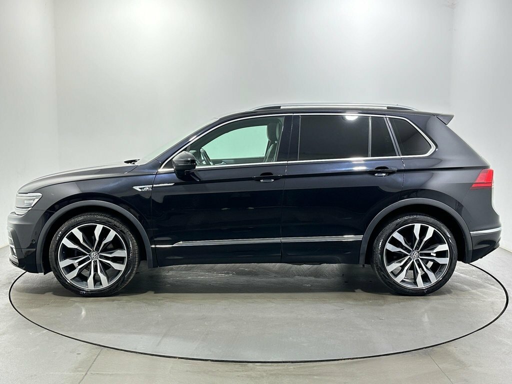 Volkswagen Tiguan 2L R-line HK18ZFX Black #4