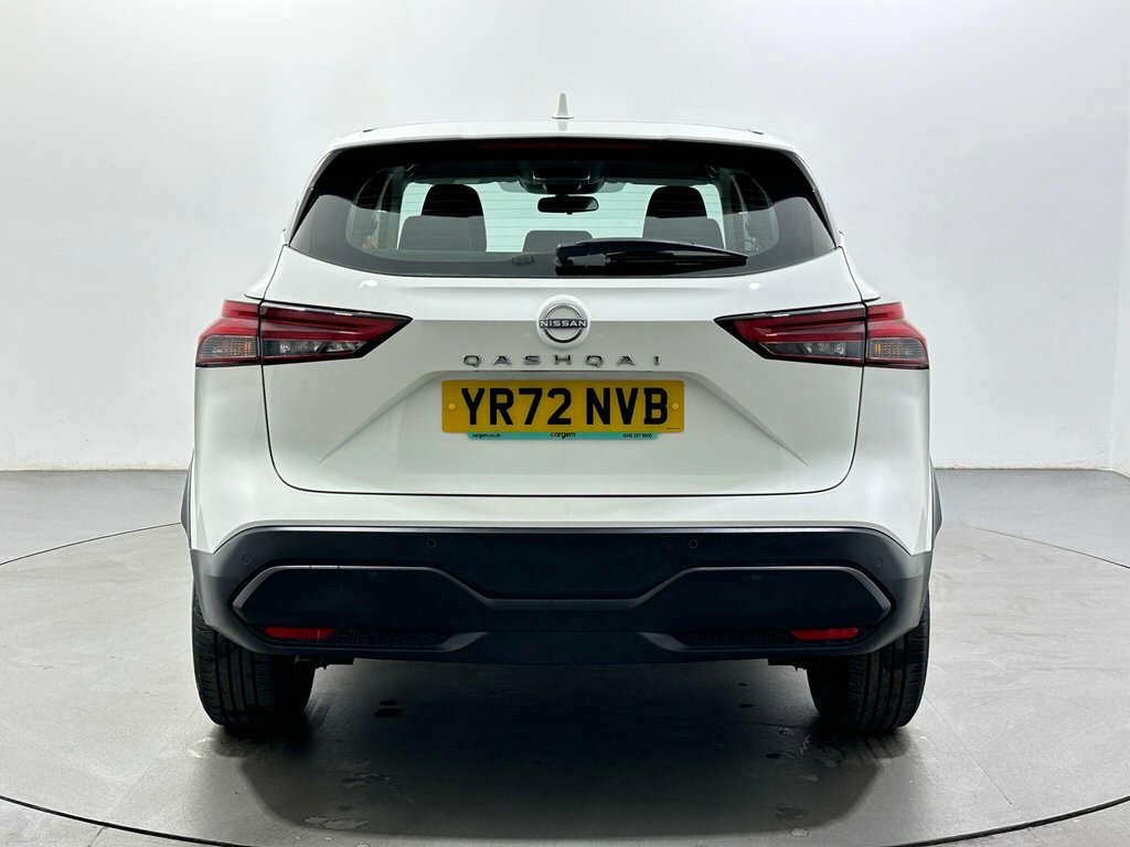 Nissan Qashqai 1.3L Visia YR72NVB White #6
