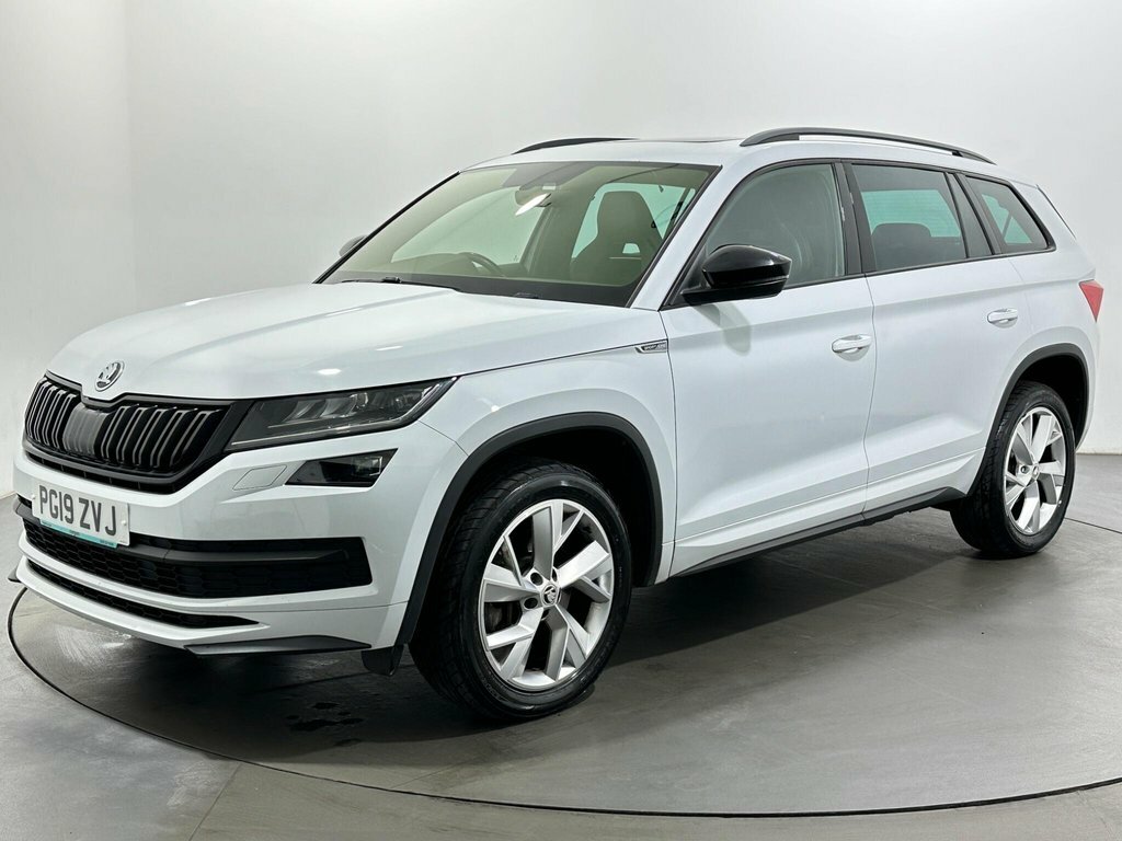 Skoda Kodiaq 2L Sportline PG19ZVJ White #3
