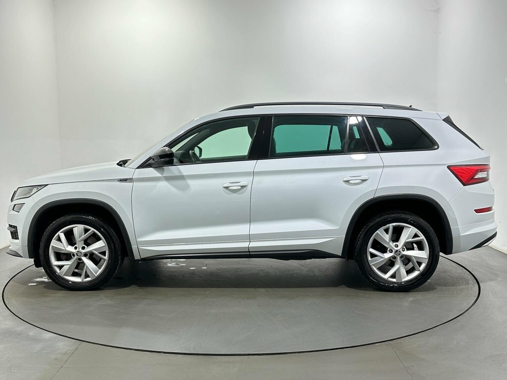 Skoda Kodiaq 2L Sportline PG19ZVJ White #4