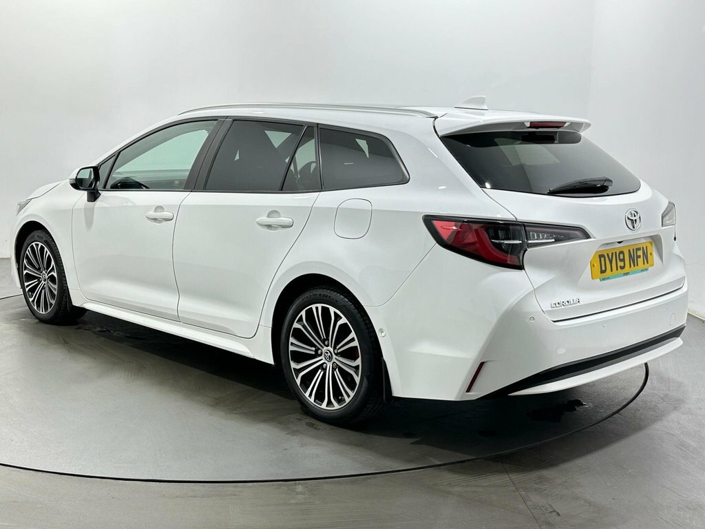 Toyota Corolla 1.2L Design White #5