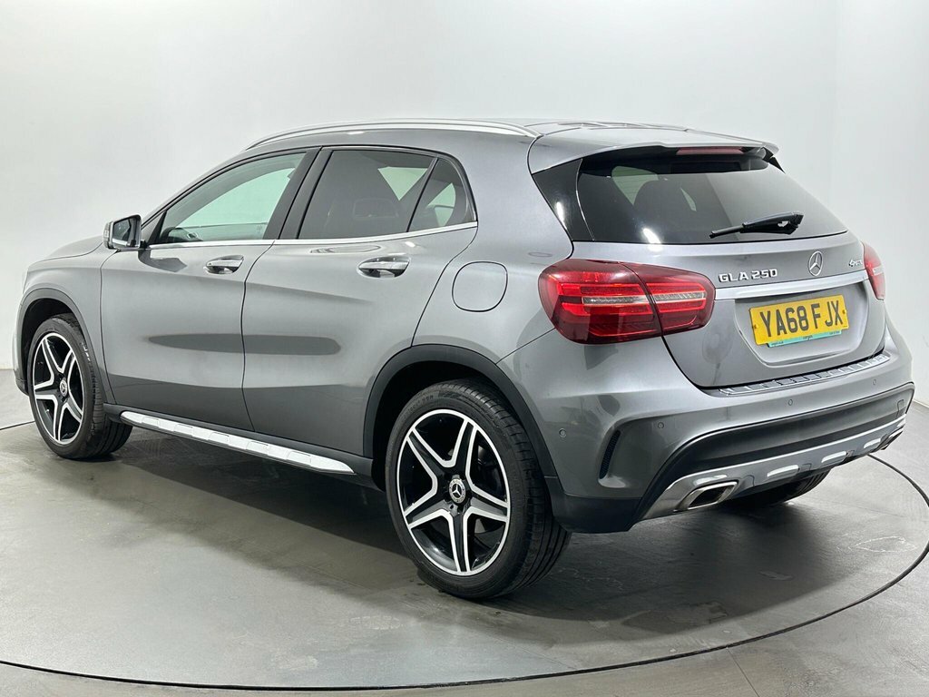Mercedes-Benz GLA Class 2L Amg Line YA68FJX Grey #5