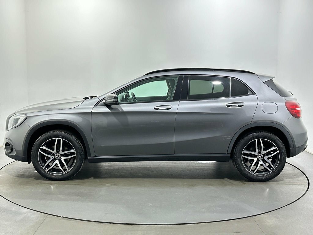 Mercedes-Benz GLA Class 1.6L Urban Edition Grey #4