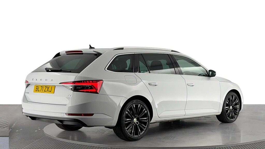 Skoda Superb 1.4 Tsi Iv 13Kwh Se L Estate Plug-in Hy White #4
