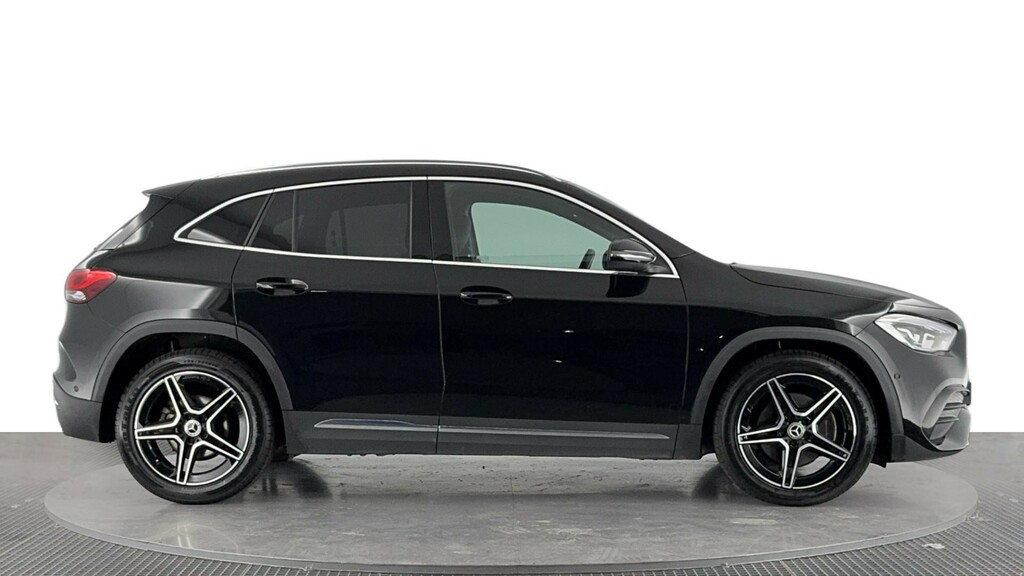 Mercedes-Benz GLA Class 1.3 Gla200 Amg Line Executive Suv 7G- KS23HDZ Black #3