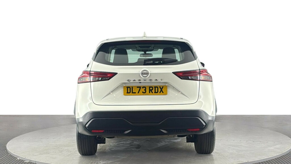 Nissan Qashqai 1.3 Dig-t Mhev Acenta Premium Suv Hybri DL73RDX White #5