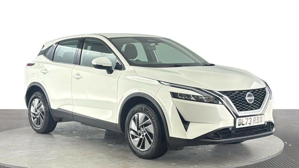 Nissan Qashqai 1.3 Dig-t Mhev Acenta Premium Suv Hybri DL73RDX White #2